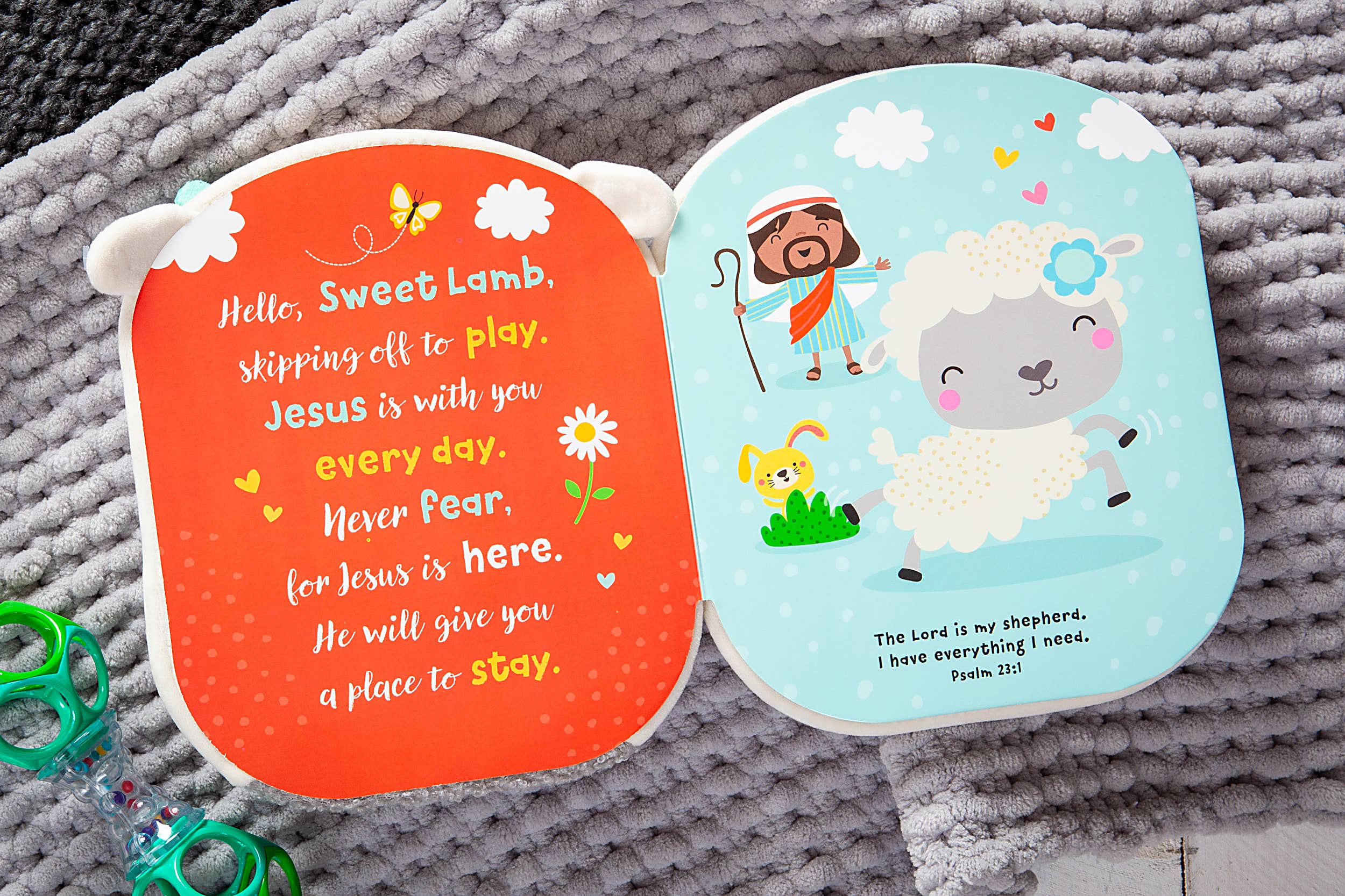 Squish and Snugg: Sweet Lamb Jesus Board Book (Plush Book, Ages 3+)